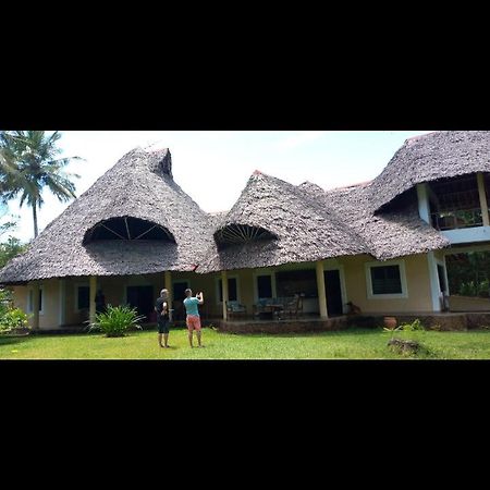 Diani Beach-Villa Kirsch Galu エクステリア 写真