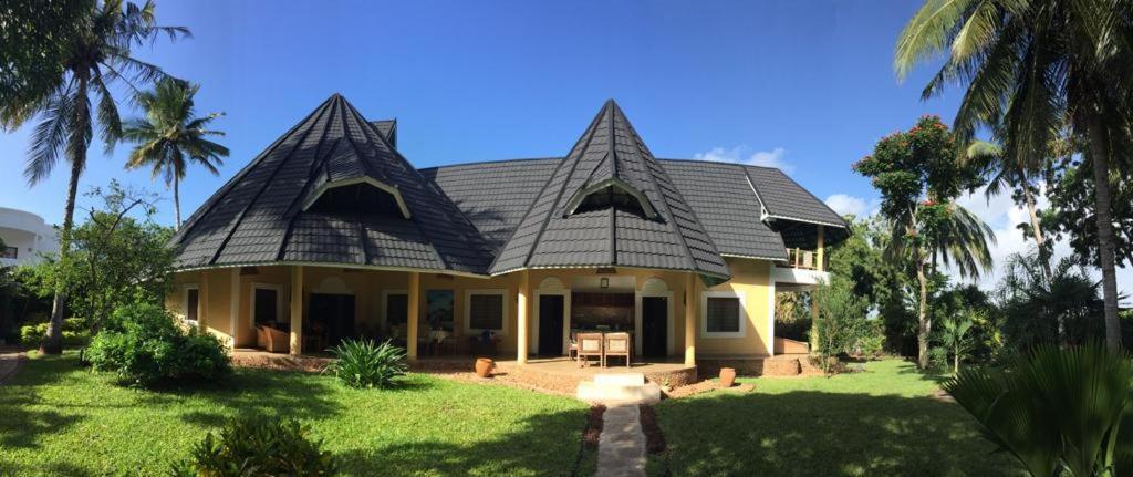 Diani Beach-Villa Kirsch Galu エクステリア 写真